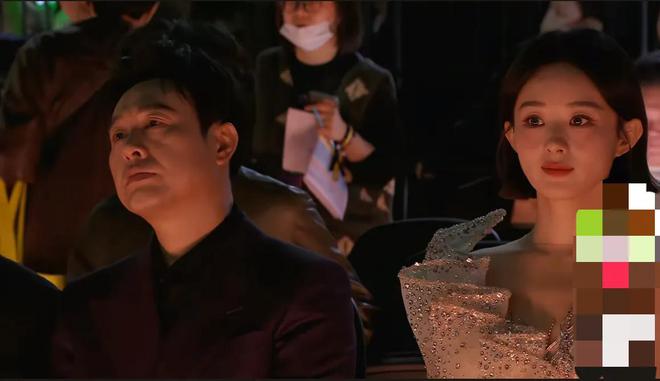 坐在张颂文旁边冯绍峰发言台下大喊赵丽颖凯发k8国际娱乐首选星光大赏：赵丽颖(图3)